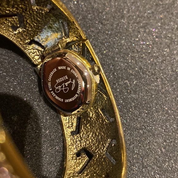 Heidi Daus "Everlasting Elegance" Swarovski Encrusted Hidden Watch Bangle - Picture 5 of 5